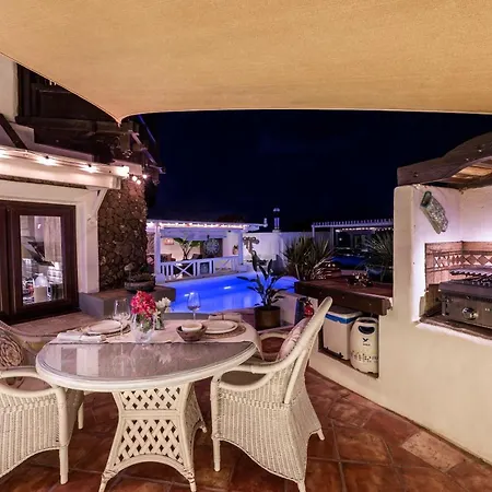 Villa Deluxe Designer Historic Via Lactea, Panoramic Sea Views, Own Private Heated Pool And Subtropical Garden *