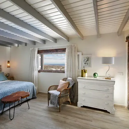Deluxe Designer Historic Via Lactea, Panoramic Sea Views, Own Private Heated Pool And Subtropical Garden La Asomada (Lanzarote)