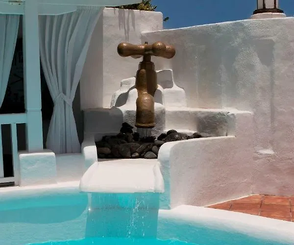 Deluxe Designer Historic Via Lactea, Panoramic Sea Views, Own Private Heated Pool And Subtropical Garden * La Asomada (Lanzarote)