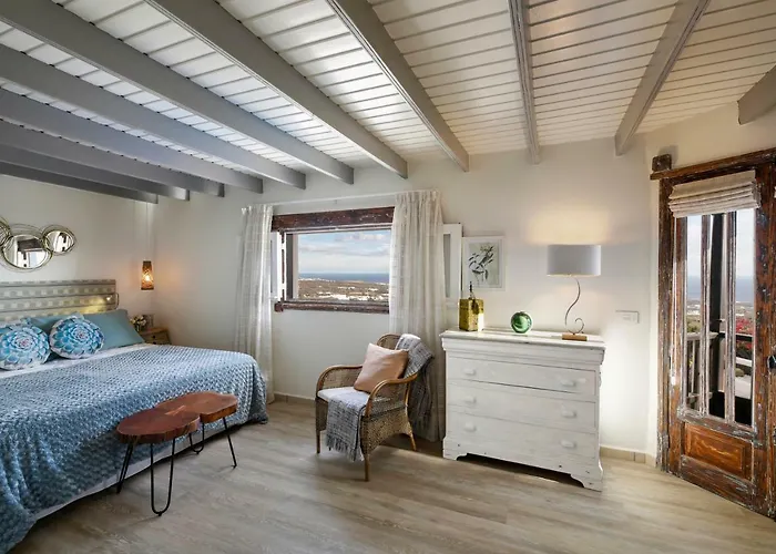 Deluxe Designer Historic Via Lactea, Panoramic Sea Views, Own Private Heated Pool And Subtropical Garden La Asomada (Lanzarote)