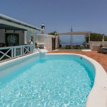 Vila Deluxe Designer Historic Via Lactea, Panoramic Sea Views, Own Private Heated Pool And Subtropical Garden La Asomada (Lanzarote)